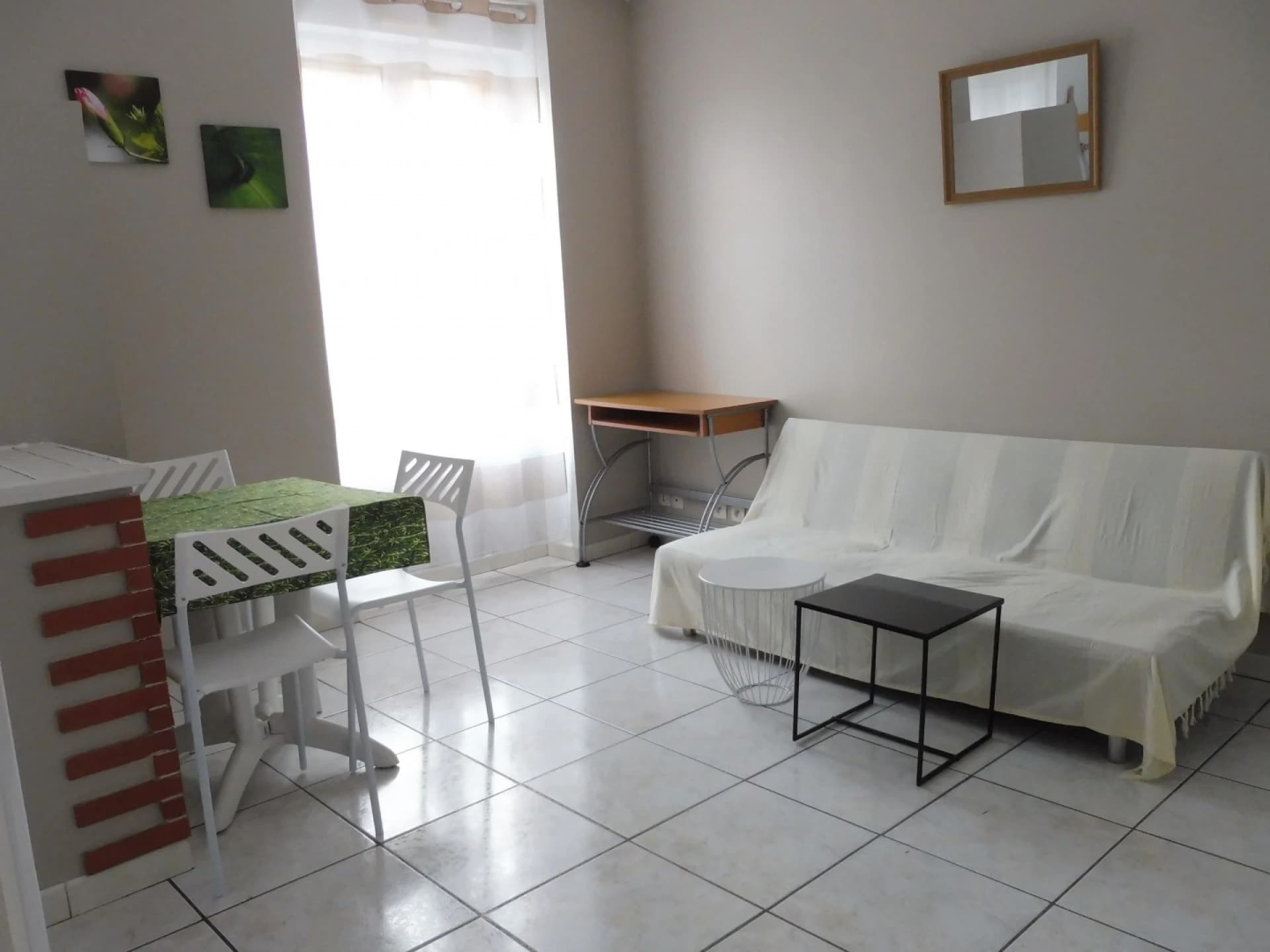 679087 photo