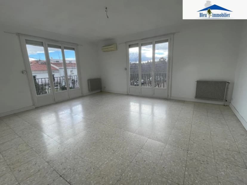 thumbnail of estate's photo