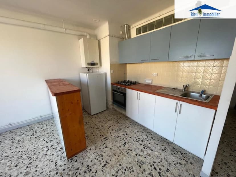 thumbnail of estate's photo