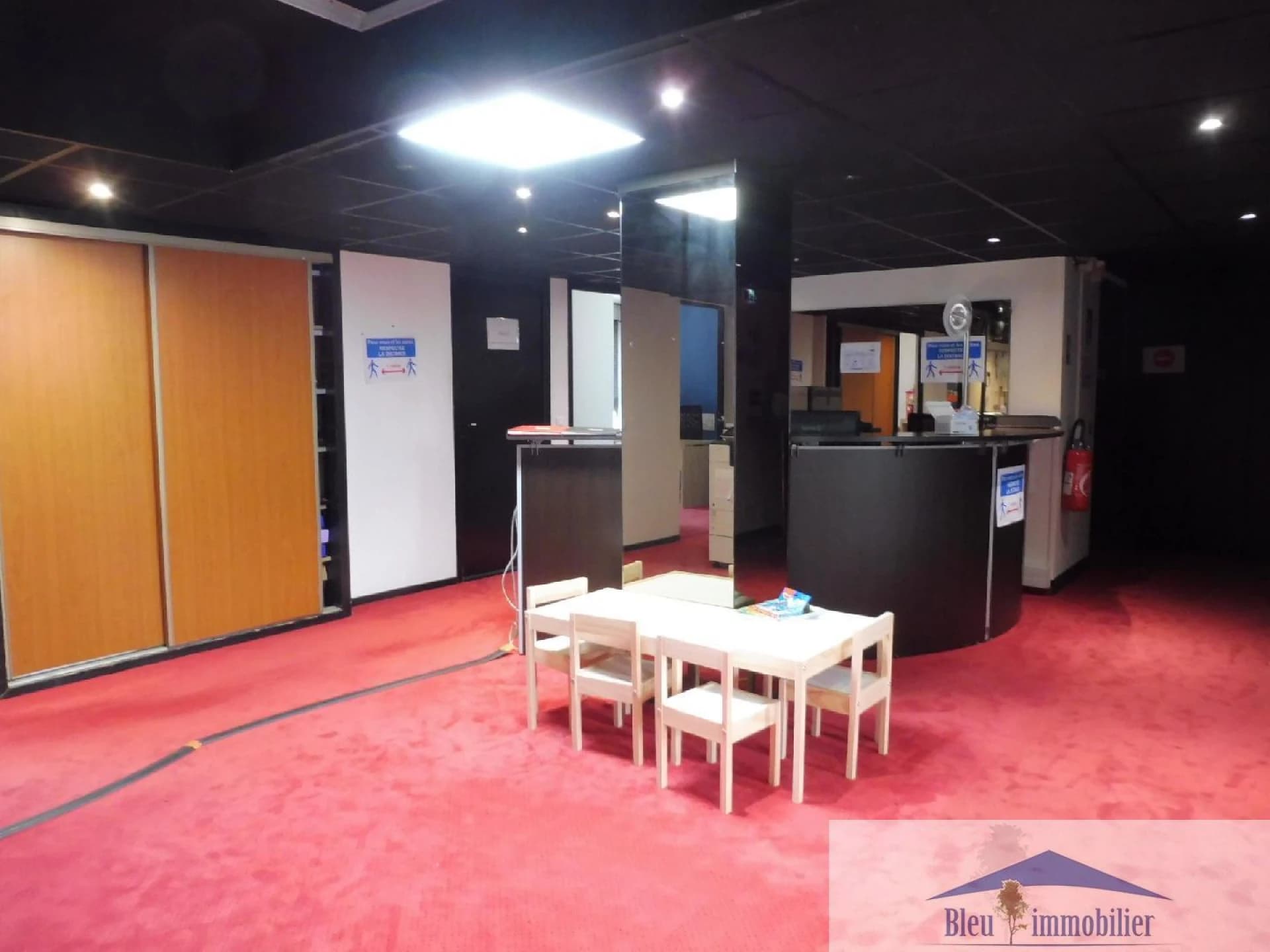 715102 photo