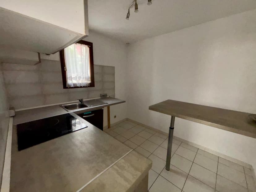 thumbnail of estate's photo