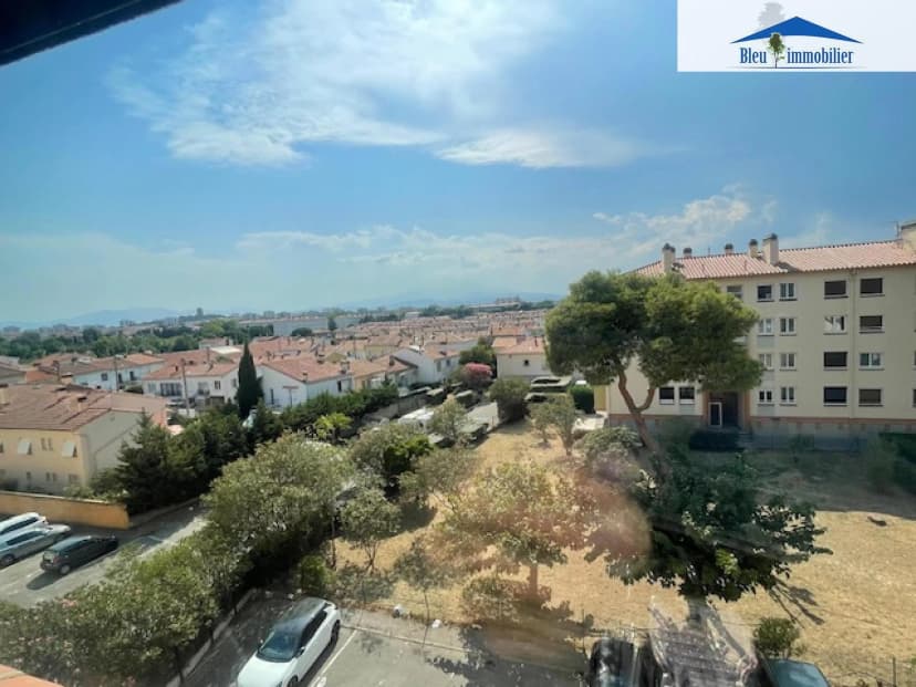 thumbnail of estate's photo