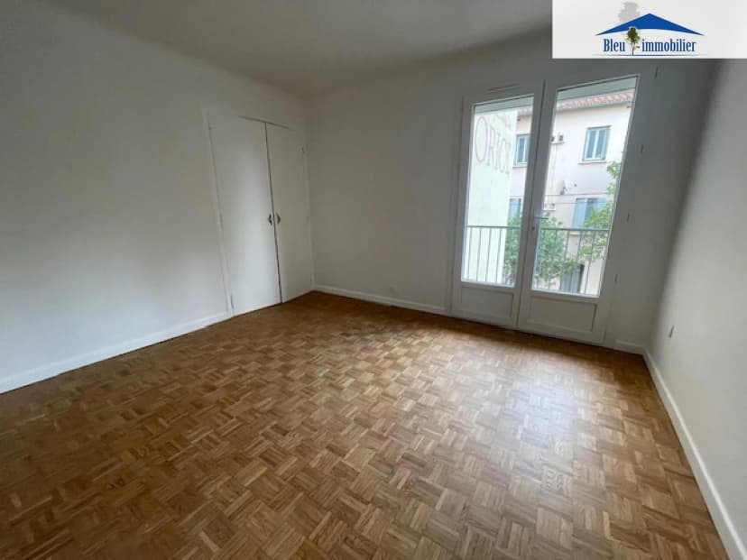 thumbnail of estate's photo