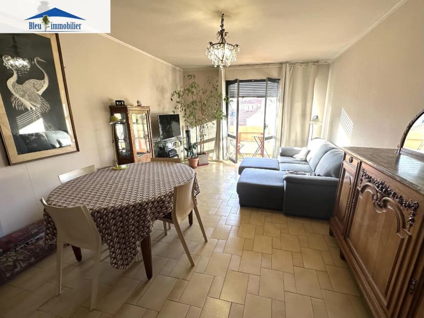 thumbnail of estate's photo