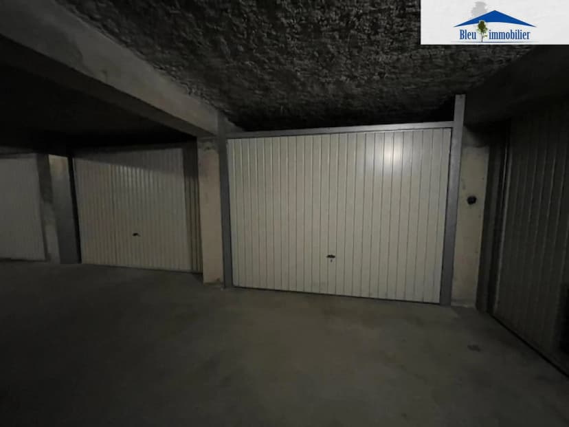 thumbnail of estate's photo