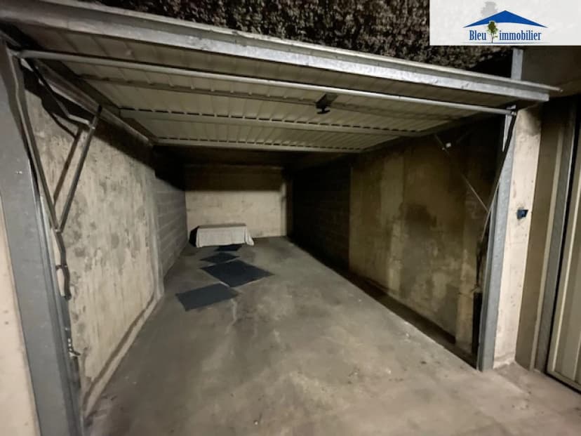 thumbnail of estate's photo