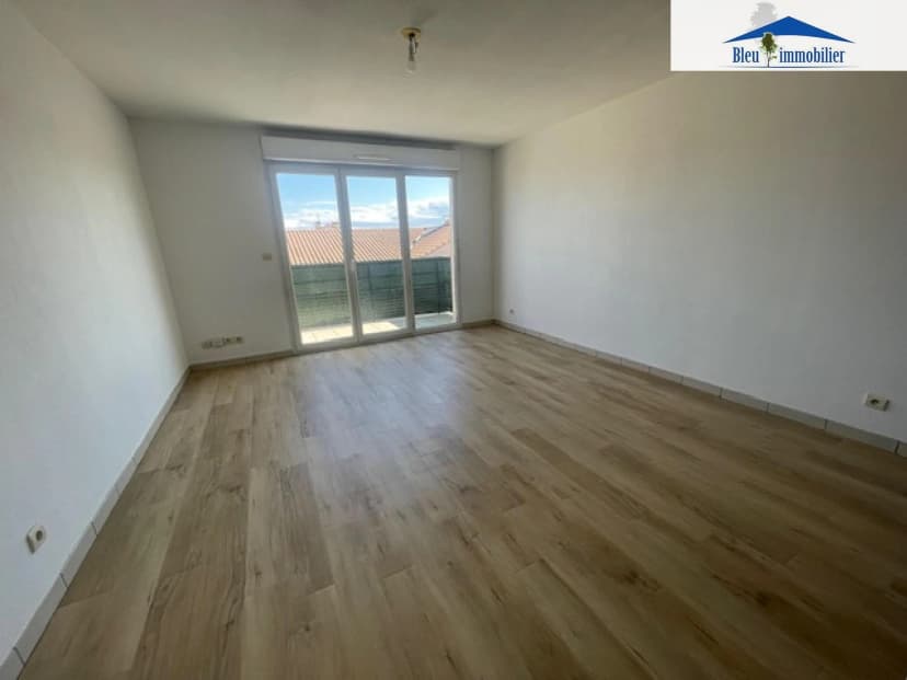 thumbnail of estate's photo