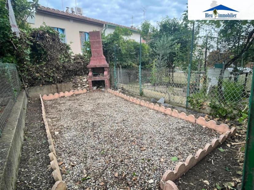 thumbnail of estate's photo