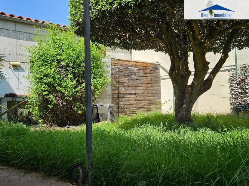 thumbnail of estate's photo