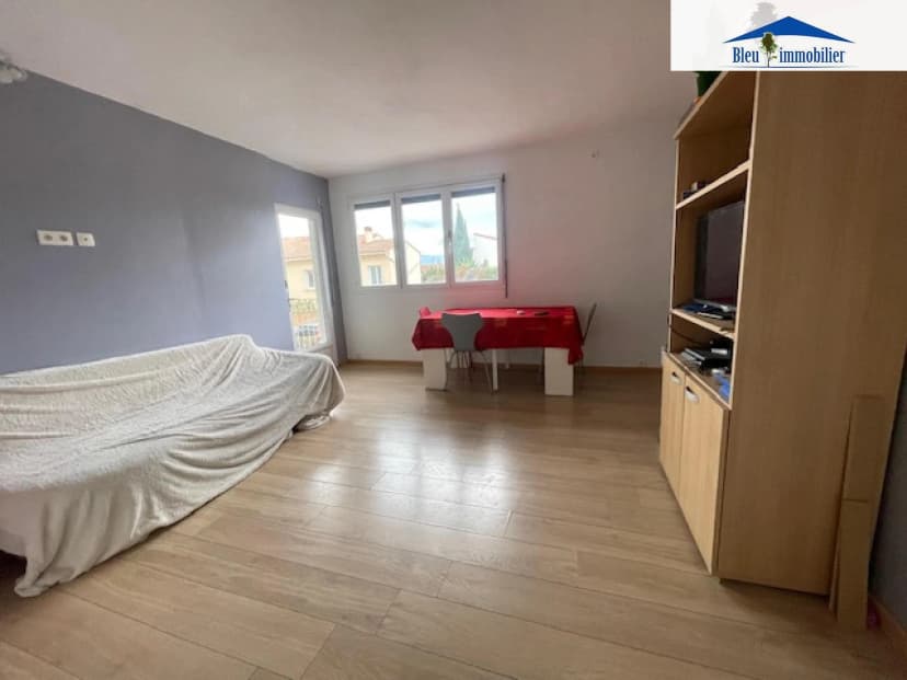 thumbnail of estate's photo