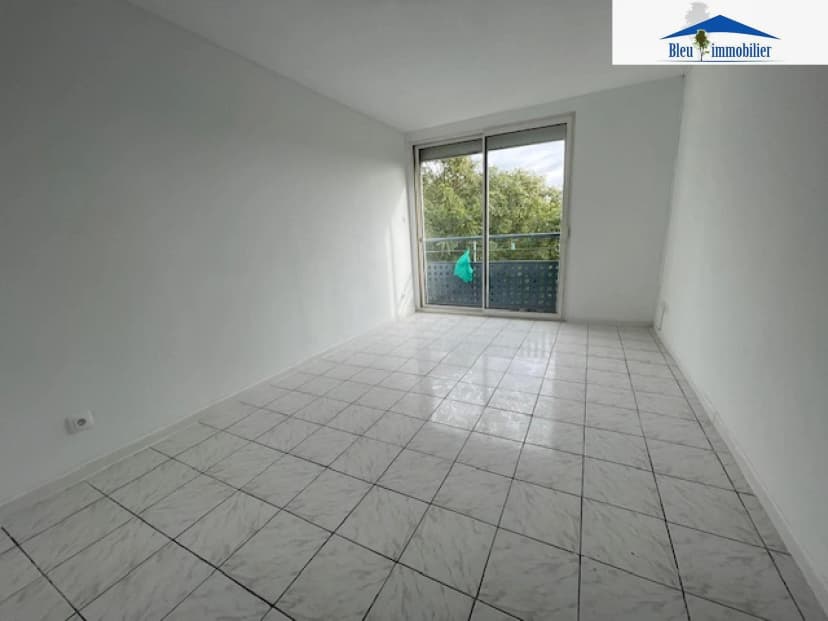 thumbnail of estate's photo