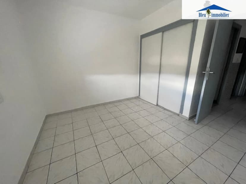 thumbnail of estate's photo