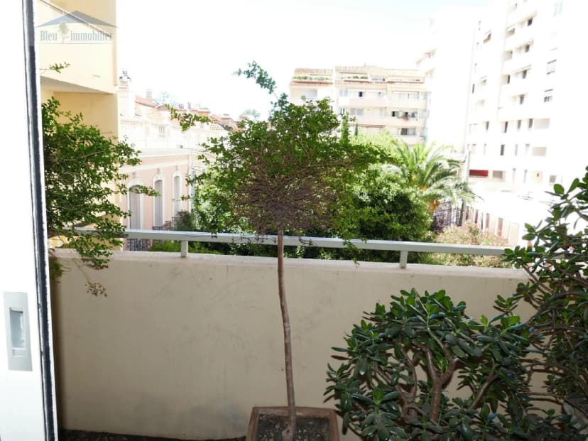 thumbnail of estate's photo