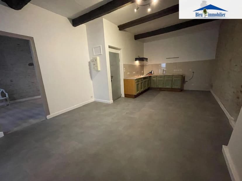 thumbnail of estate's photo