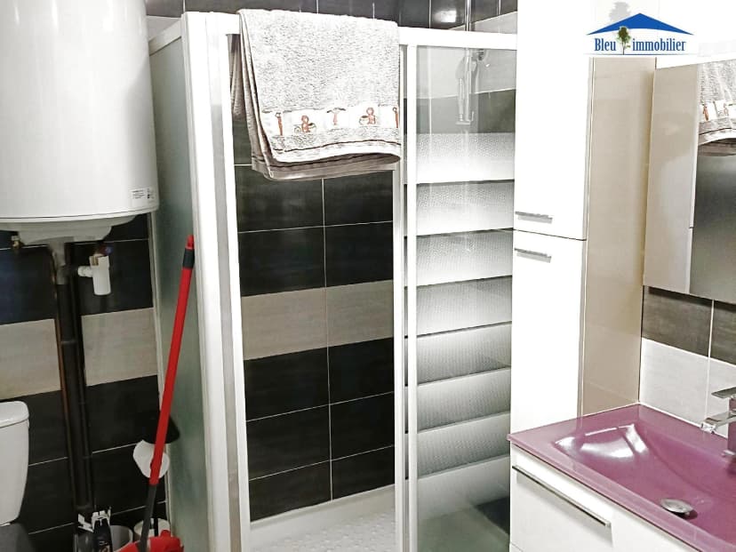 thumbnail of estate's photo