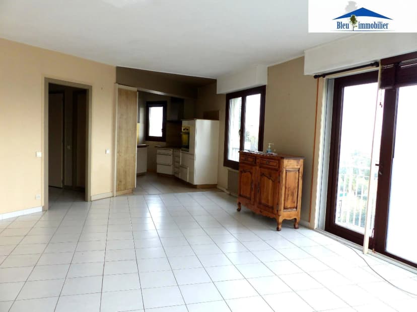 thumbnail of estate's photo