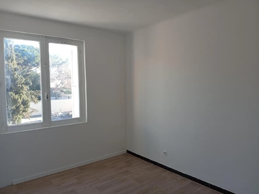 thumbnail of estate's photo