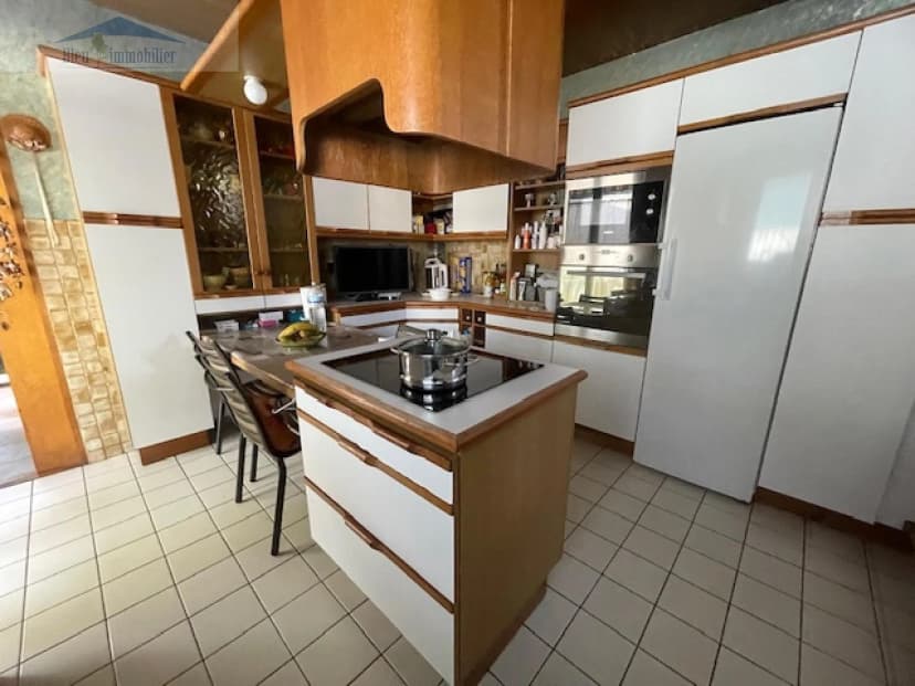 thumbnail of estate's photo