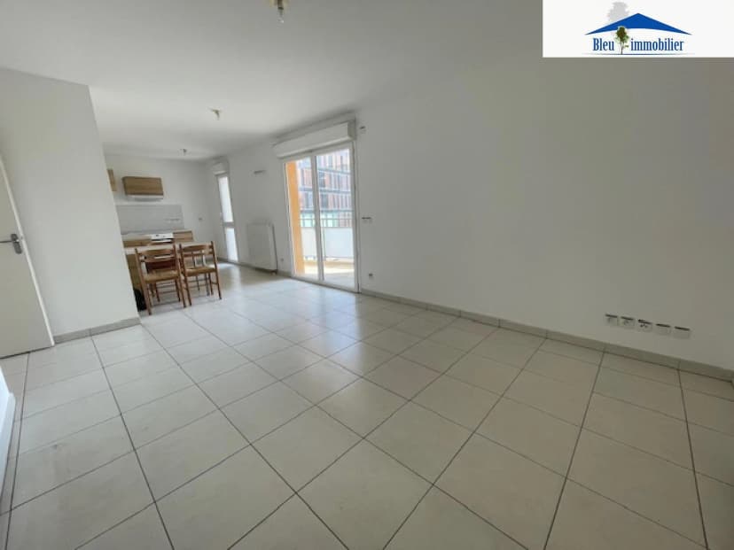 thumbnail of estate's photo