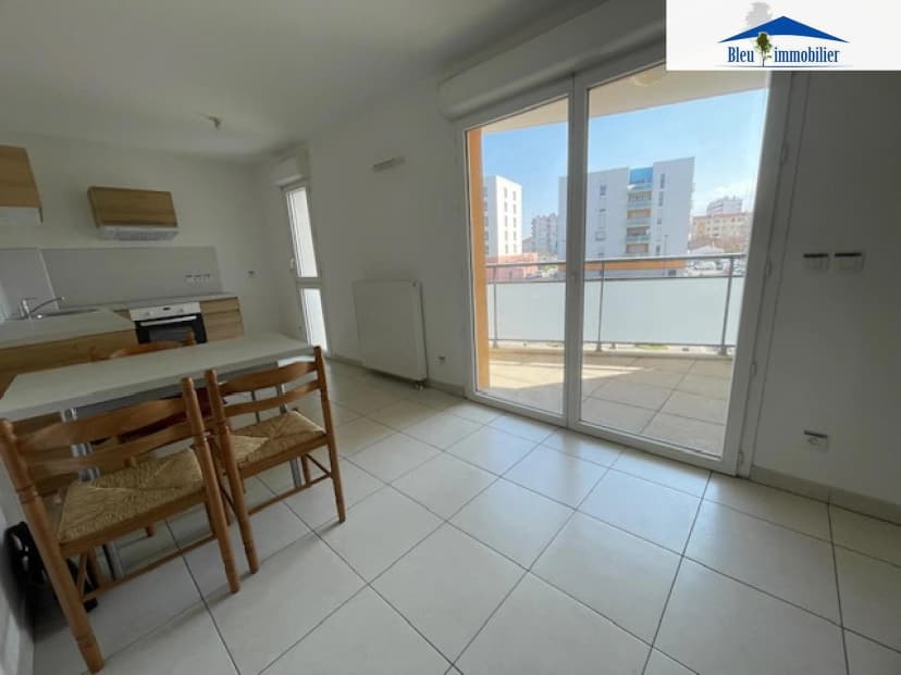 thumbnail of estate's photo