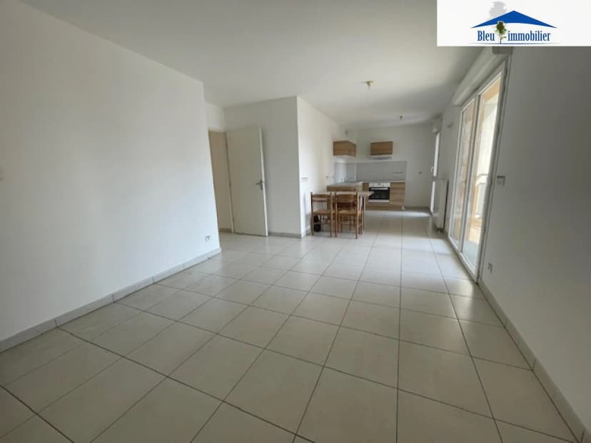 thumbnail of estate's photo