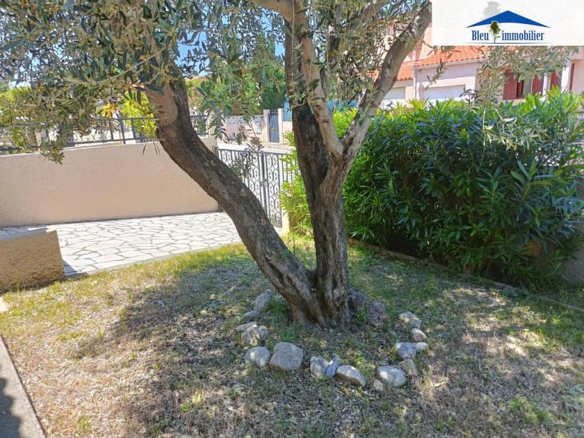 thumbnail of estate's photo